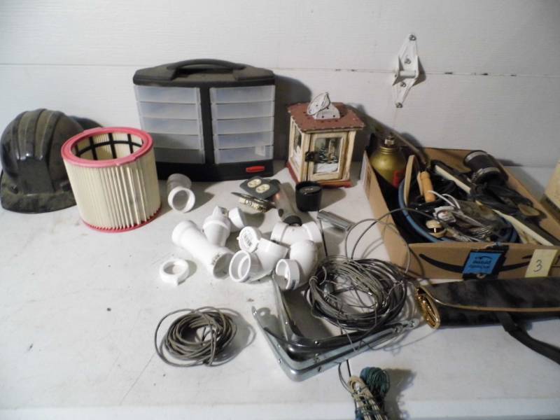 lot 35 image: Wire - PVC - Hardware