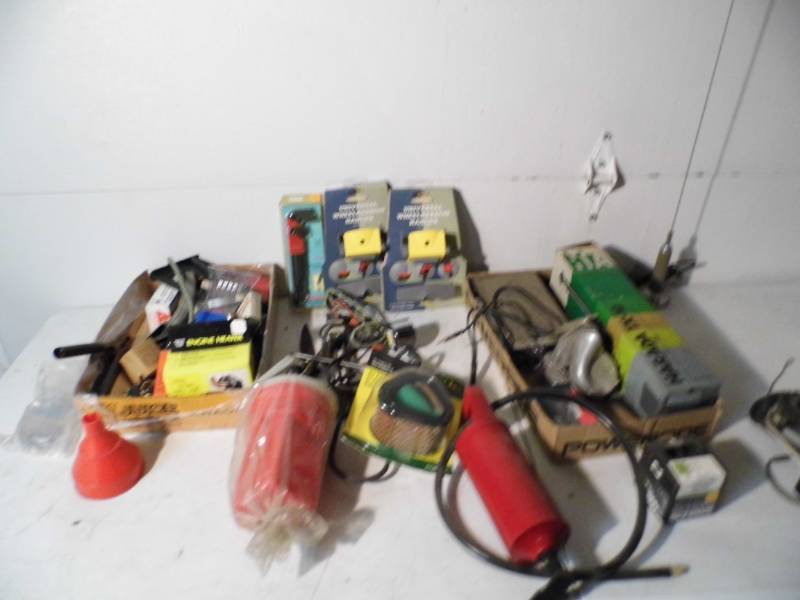 lot 45 image: Hardware - CB Radio