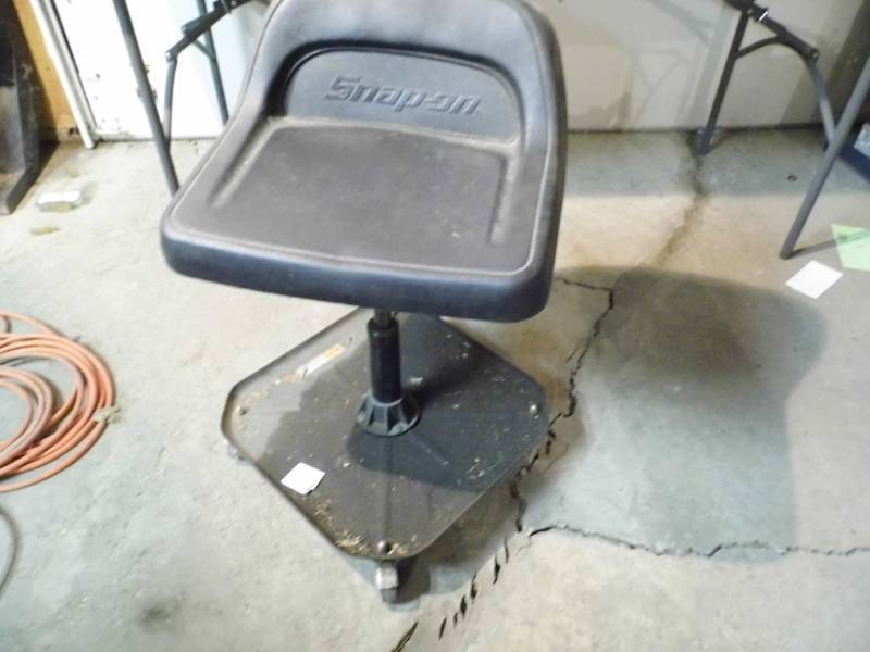 lot 50 image: Snap On Rolling Chair