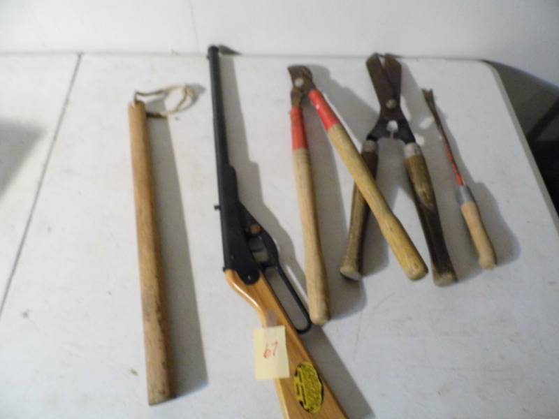 lot 67 image: Trimmers - BB Gun
