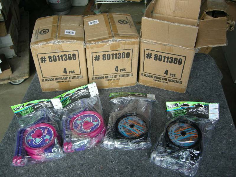 lot 22 image: 3 Cases Kids Bicycle Training Wheels
