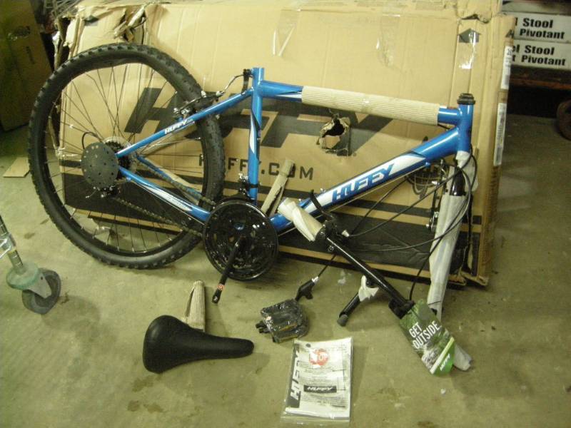 lot 45 image: Huffy 26 Mens Bicycle