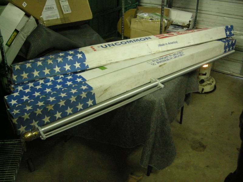 lot 50 image: 4 Flagpole Sets