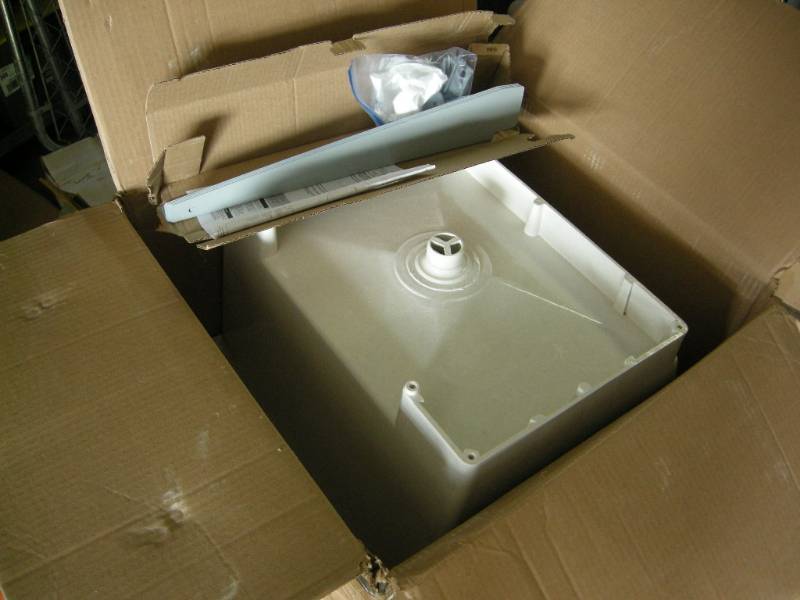 lot 67 image: Laundry Tub Kit