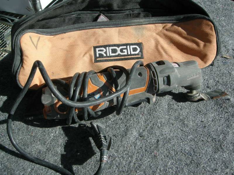 lot 4 image: Ridgid Electric Cutting Tool