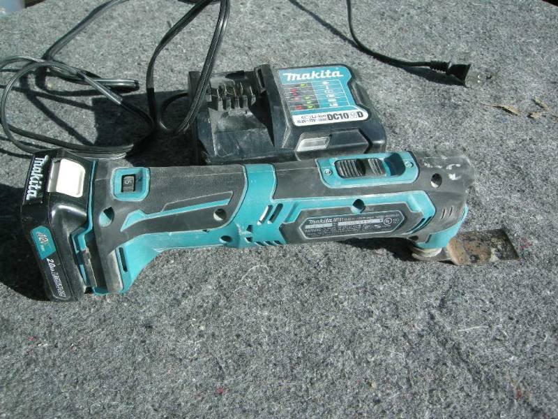 lot 6 image: Makita 12v Cutting Tool