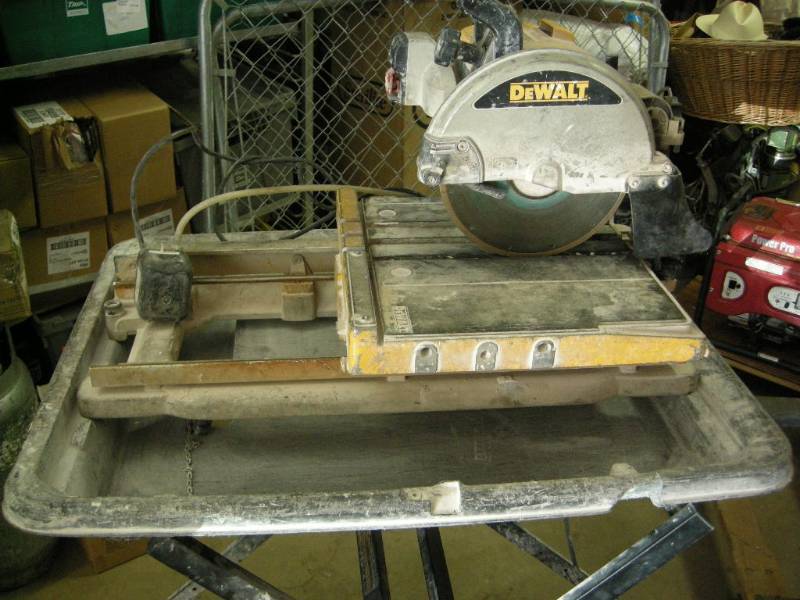 lot 11 image: DeWalt 10 Wet Tile Saw