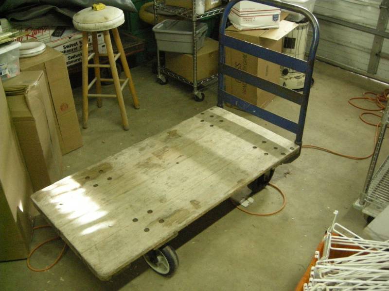 lot 13 image: Mid-States Heavy Duty Cart