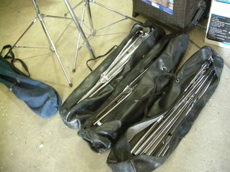 lot 77 image: 4 Portable Folding Garment Racks