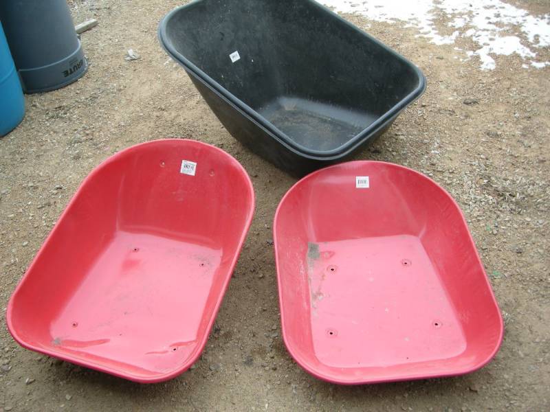 lot 107 image: 3 Wheelbarrow Tubs