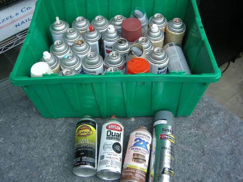 lot 122 image: Misc Paint Spray Cans
