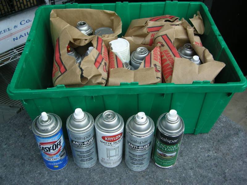 lot 123 image: Misc Spray Paint and Cleaner