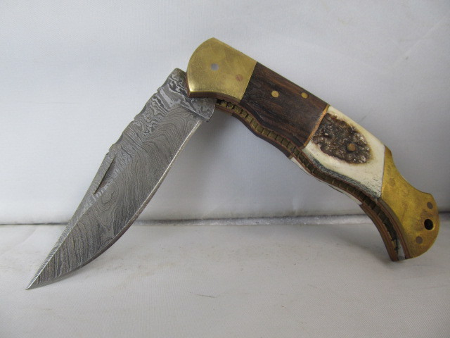 lot 28 image: Exceptional Hand Crafted Folding Knife by Jeff Heibesen