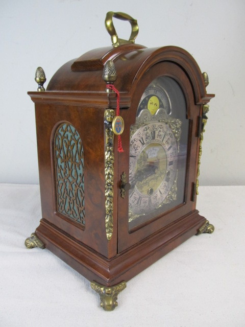 lot 32 image: Vintage 1960s John Thomas Moonphase Warmink Mantel or Shelf Clock