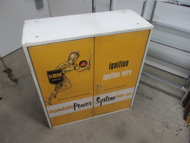 lot 46 image: Vintage 1960s Service Station Advertising Cabinet wRoman Soldier Graphics