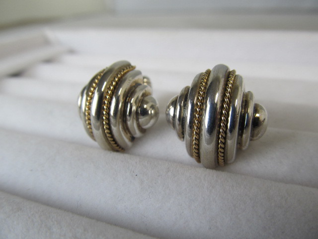 lot 53 image: Vintage Sterling Silver & 18k Gold Mens Cufflinks