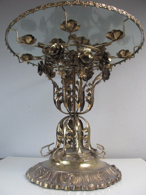 lot 66 image: Beautiful 1950s Hollywood Regency Italian Brass Table