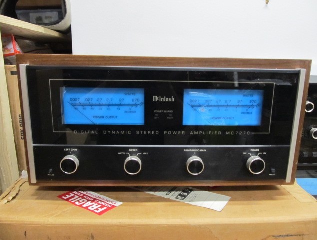 lot 101 image: McIntosh 7270 Power Amplifier wOriginal Box & Walnut Cabinet