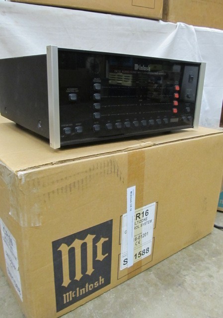 lot 109 image: McIntosh CR16 AudioVisual Multi Zone Control System wOriginal Box