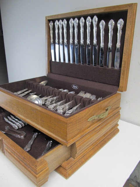 lot 36 image: 1930s GORHAM Solid Sterling Silver Flatware Service