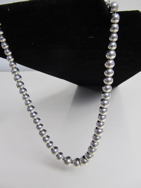 lot 11 image: Genuine TIFFANY Sterling Silver Graduated Bead Necklace