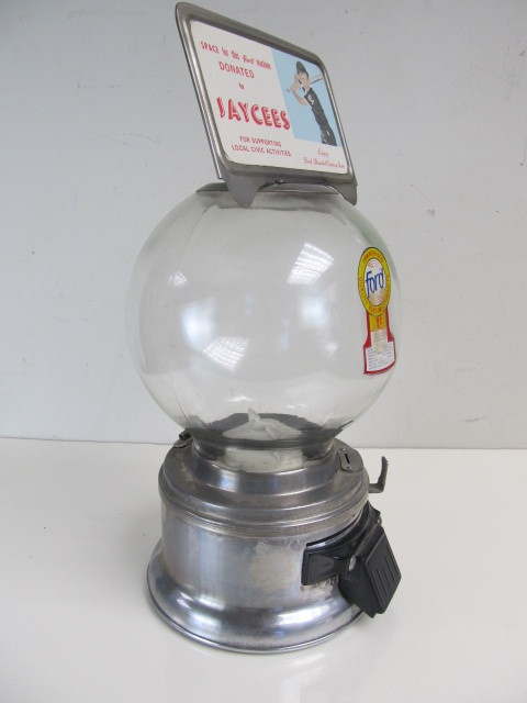 lot 123 image: Nice Vintage FORD One Cent Gumball Vending Machine