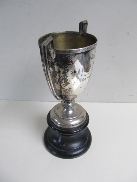 lot 124 image: Original 1923 Auto Racing Trophy