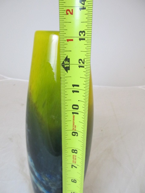 lot 141 image: Stunning Art Glass Vase Signed