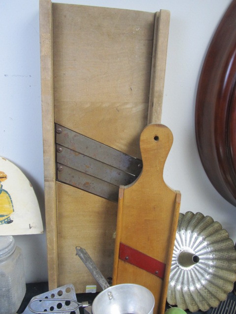 lot 96 image: GREAT Lot of Vintage Kitchen Collectibles - Many Made in Minnesota