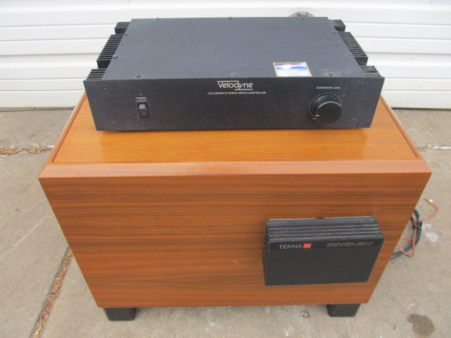lot 115 image: High End VELODYNE Subwoofer  Series II Power Servo Controller &ampb Remote