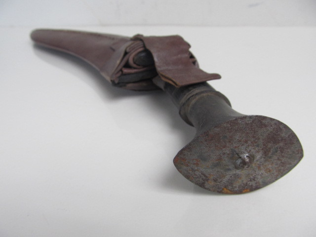 lot 158 image: Original Antique Gurkha Kukri Short Sword wLeather Sheath