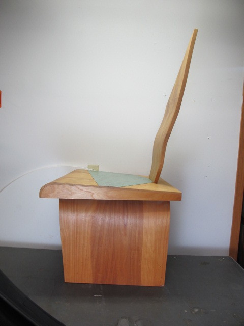 lot 156 image: Unusual Vintage Sculpted Plywood Artist Made Bentwood Chair