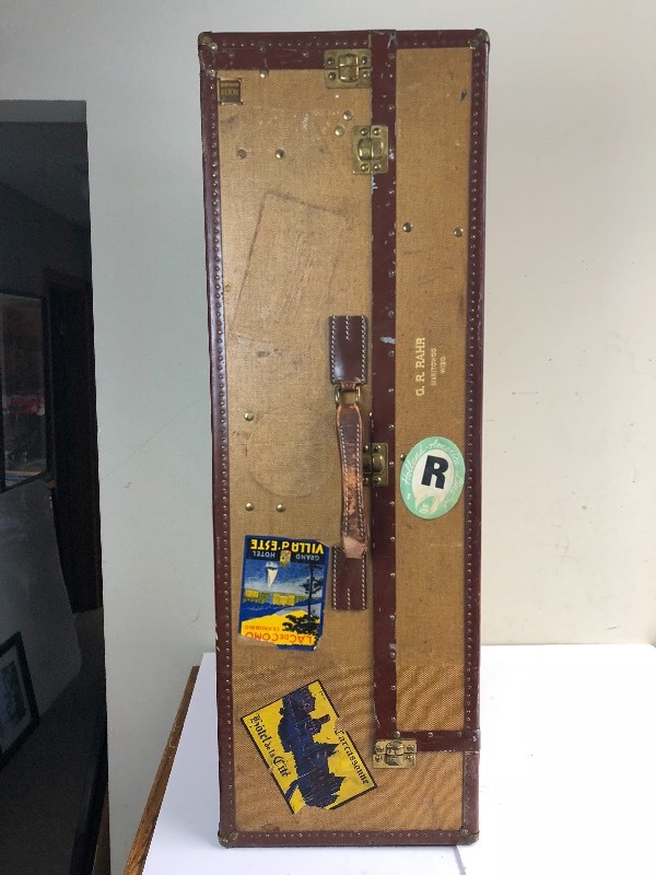 lot 98 image: 1930s HARTMANN Tourobe Travel Trunk