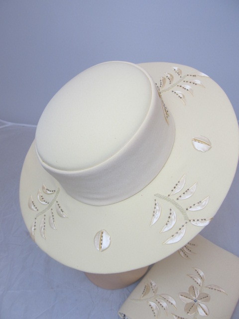 lot 36 image: NEW Anthony Sicari Beautiful Matching Womens Hat & Purse - Butter w Floral Design & Beading
