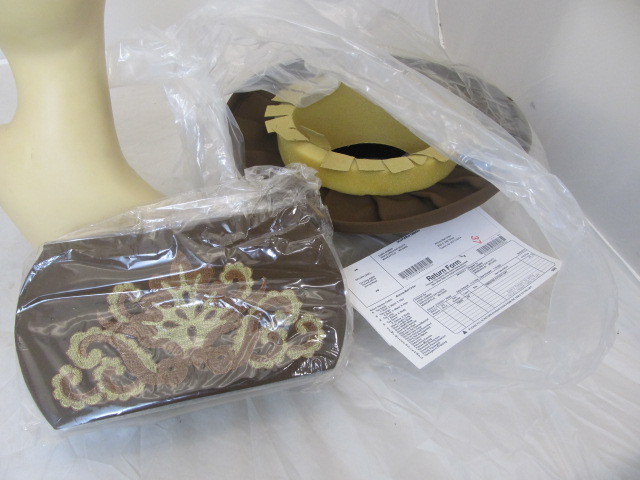 lot 46 image: BRAND NEW STUDIO B Matching Hat & Clutch Purse - Brown & Tans