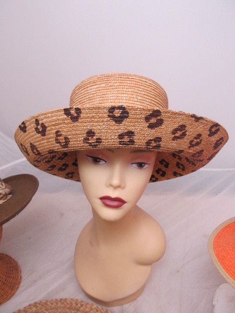 lot 91 image: Group of 5 Fashionable Straw Ladies Summer Hats - Liz Claiborne, Accessory Works, etc.