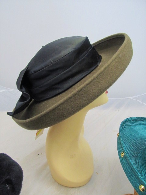 lot 97 image: Set of 3 Derby Sun Hats - Designers Kathy Jeanne, Michael Howard, Miss Bierner
