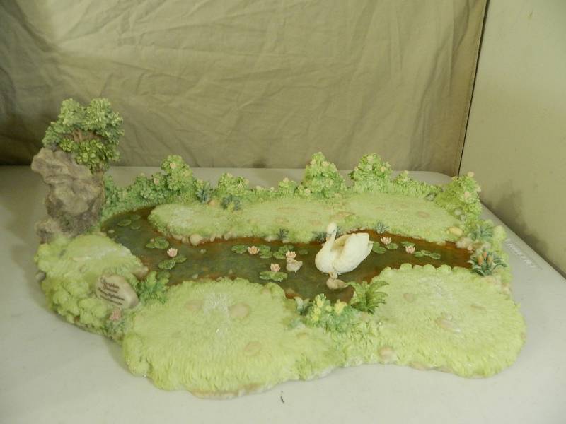 lot 3 image: Seraphin Classics Heavenly Reflections Pond Base