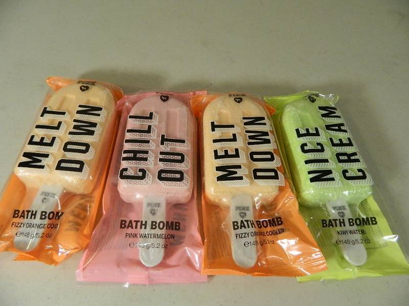 lot 14 image: 4 New Victorias Secret Popsicle Bath Bombs