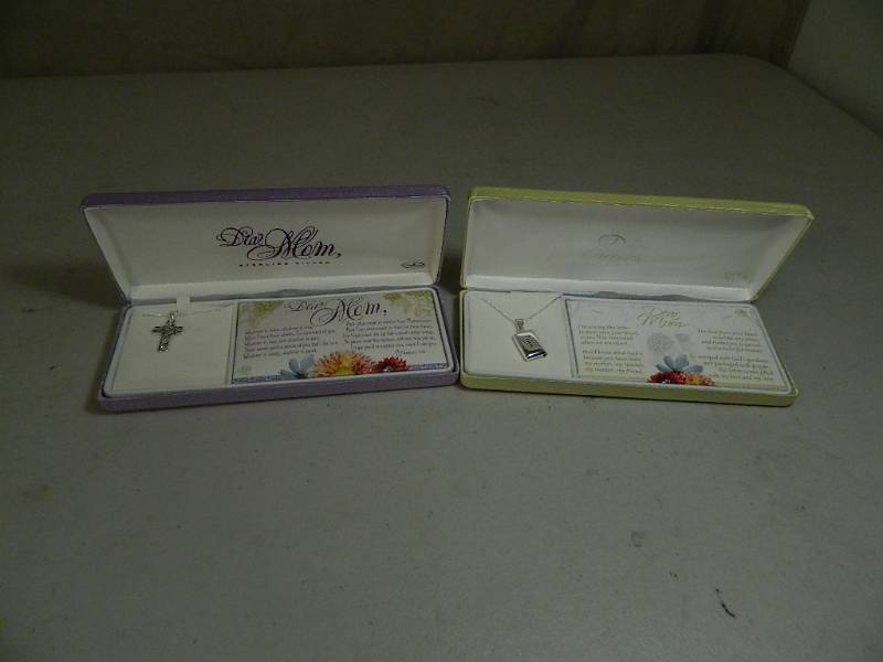 lot 28 image: 2 New Mom Necklaces in Cases