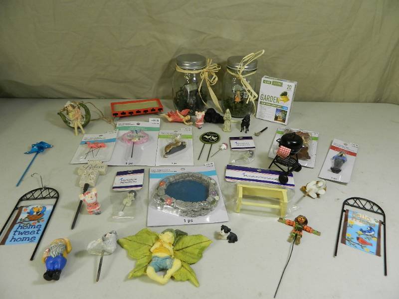 lot 32 image: Fairy Garden  Miniature Items
