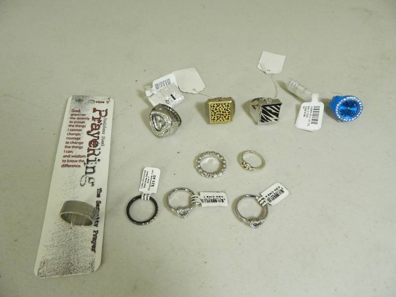 lot 35 image: New Rings
