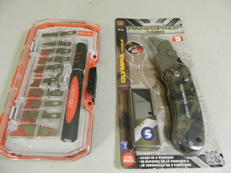 lot 39 image: New Hobby Knife Set and New Turbofold Camo Utility Knife with 5 Extra Blades