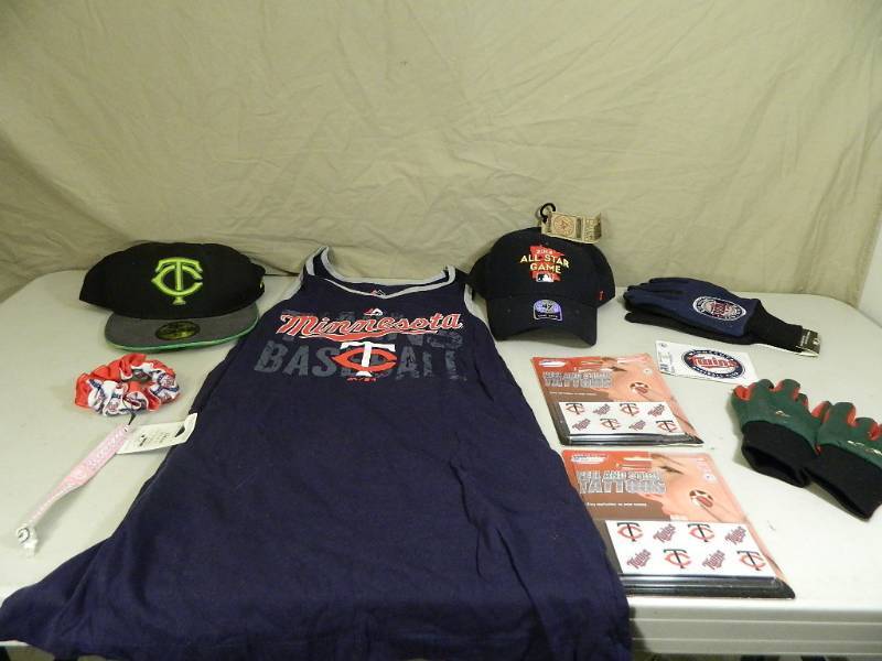 lot 45 image: Minnesota Wild and Minnesota Twins Items