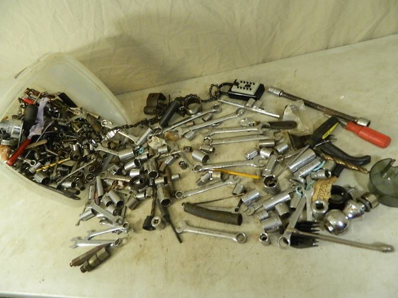 lot 114 image: Bucket of Sockets, Wrenches, Tools, Etc