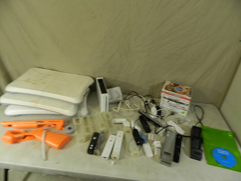 lot 125 image: Nintendo Wii Games, System, Accessories, and More