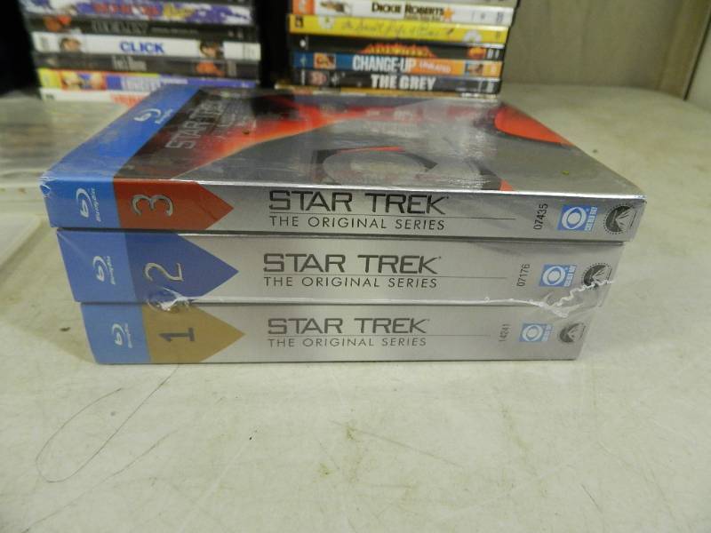lot 128 image: Over 125 Dvds