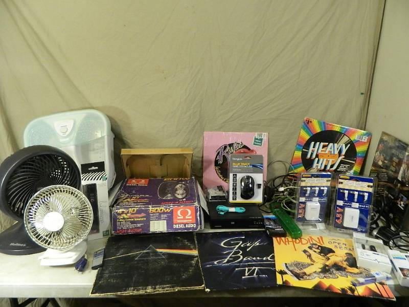 lot 133 image: Assorted Electronics