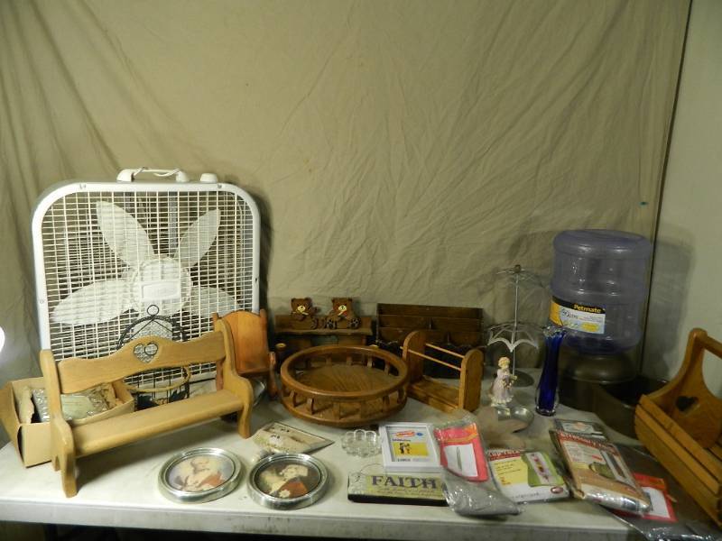 lot 155 image: Fan, Pet Waterer, Household Items