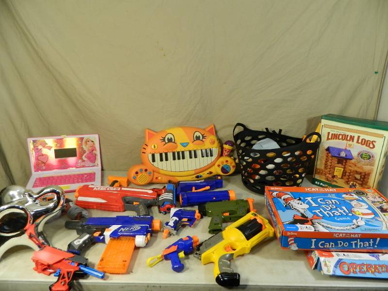 lot 176 image: Lincoln Logs, Games, More